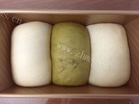美味的抹茶吐司面包做法图解14)