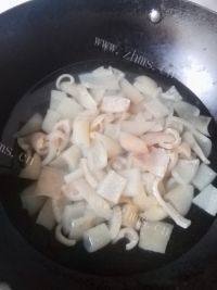 美味的肉皮冻做法图解2)