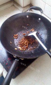 家常菜肉末茄子做法图解4)