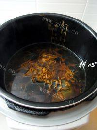 金虫草蜜枣乌鸡汤做法图解7)