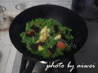 鲜嫩可口的菠菜杆炒鸡蛋做法图解9)
