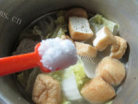 好吃的油豆腐白菜肉骨汤做法图解7)