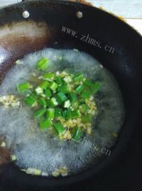 美味的秋葵蛋花汤做法图解6)