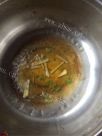 家常菜青椒炒香菇做法图解2)