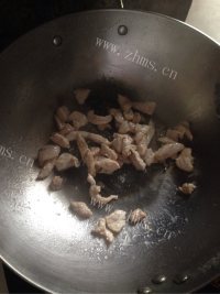家常菜青椒炒瘦肉做法图解3)