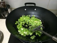 家常菜青椒煎蛋做法图解3)