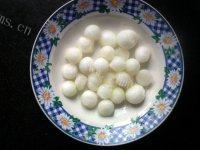 美味的鲜虾冬瓜汤做法图解2)