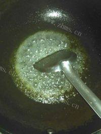 下酒菜糖炒花生做法图解6)