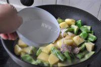 油豆角炖土豆的做法图解七