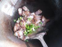 家常菜尖椒炒腊肉做法图解5)