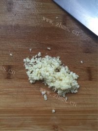 色香味浓的蒜香排骨做法图解2)