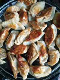 酥香脆滑的电饼铛版煎饺做法图解2)