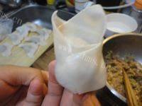 酥嫩猪肉馄饨做法图解5)
