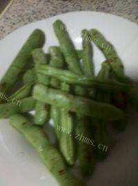 土豆豆角炖肉做法图解2)