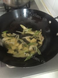 海鲜煎蟹做法图解3)