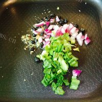 美味的杂菜炒饭做法图解8)