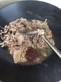 色泽鲜亮的青椒肉丝做法图解6)