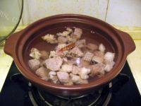 家常菜牛肉炖萝卜做法图解7)