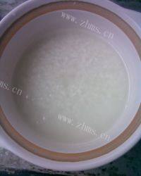 自己做的腊肉煲仔饭做法图解6)