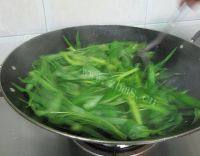 香气逼人的清炒空心菜做法图解7)