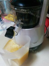 甜蜜的雪梨香橙蜂蜜汁做法图解5)
