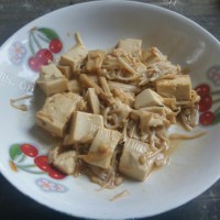 豆腐炒金针菇