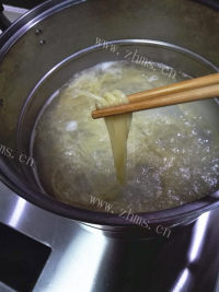 食欲满满的麻酱拌面做法图解3)