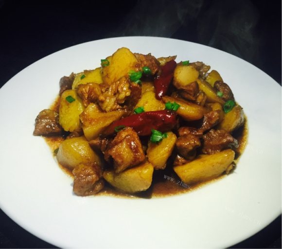 玉盘珍馐的红烧肉炖土豆