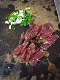 好吃的腊味煲仔饭做法图解4)