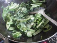 在家做的蒜蓉油麦菜做法图解3)