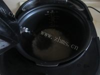皮蛋瘦肉粥做法图解3)