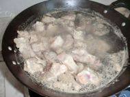 家常菜豆角炖排骨做法图解2)