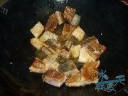 干烧腊鱼做法图解2)