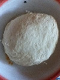 自制南瓜鸡蛋水煎饺做法图解2)