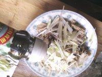 饱满的凉拌豆腐丝做法图解7)