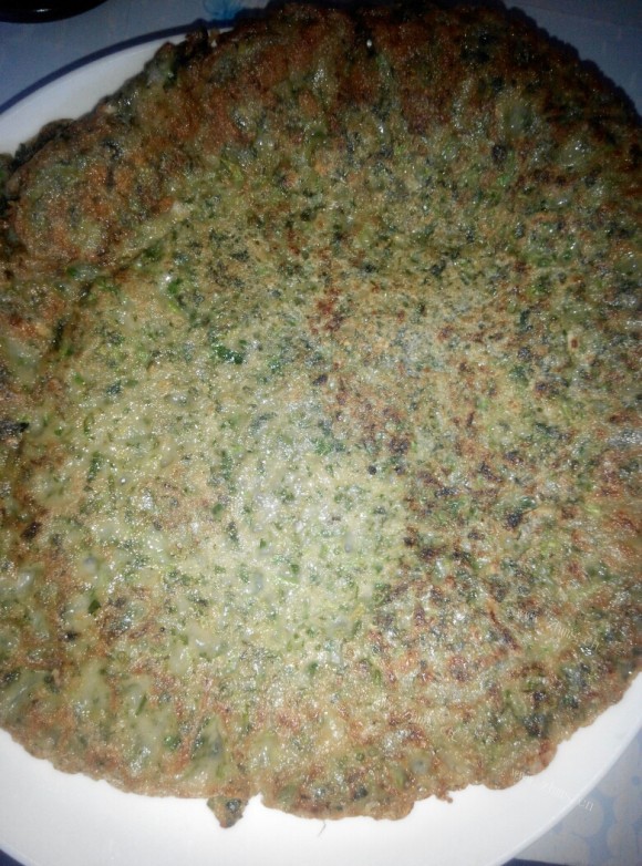 可口的香椿鸡蛋饼