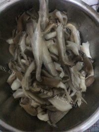 素炒蘑菇做法图解1)