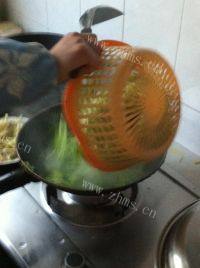 清炒生菜做法图解3)