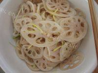 香味四溢的凉拌藕
