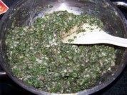 美味的地菜春卷做法图解6)