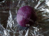 美味的紫薯冰皮月饼做法图解3)