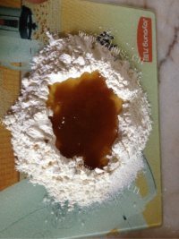 美味的纯手工莲蓉月饼做法图解5)