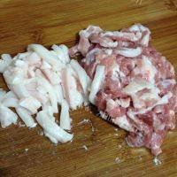 家常菜土豆炒肉丝做法图解1)