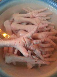 美味的泡椒鸡爪做法图解1)