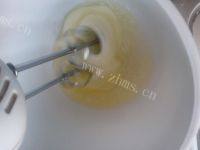 美味的奶油蛋糕卷做法图解8)