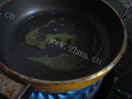 人间美味小鱼饼做法图解3)