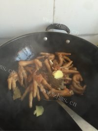 喷香的红烧鸡爪做法图解6)