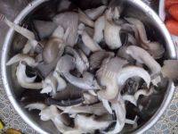 易做的蘑菇炒肉做法图解1)