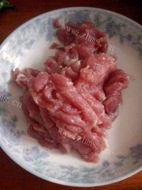 家常菜平菇炒肉丝做法图解1)