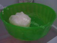 自制红豆沙冰皮月饼做法图解3)